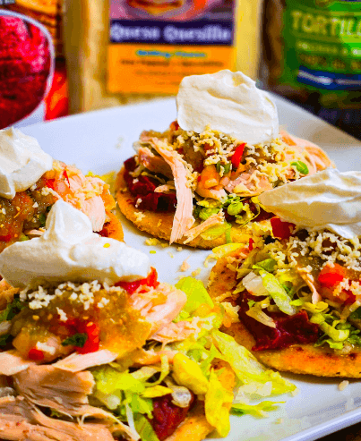 Mama Lycha Sopes con quesillo Mamá Lycha